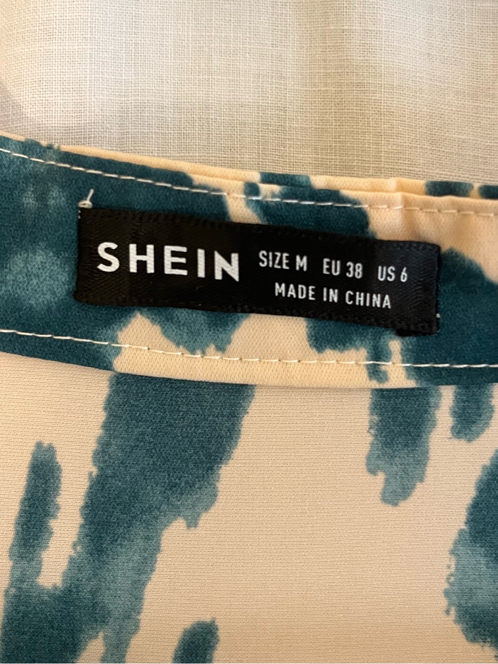 SHEIN Cream & Dark Green Tiered V-Neck Long Sleeve Dress - Picture 3 of 4